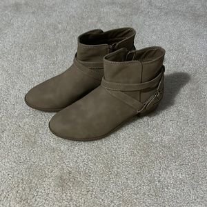 Girls Bottie size 5